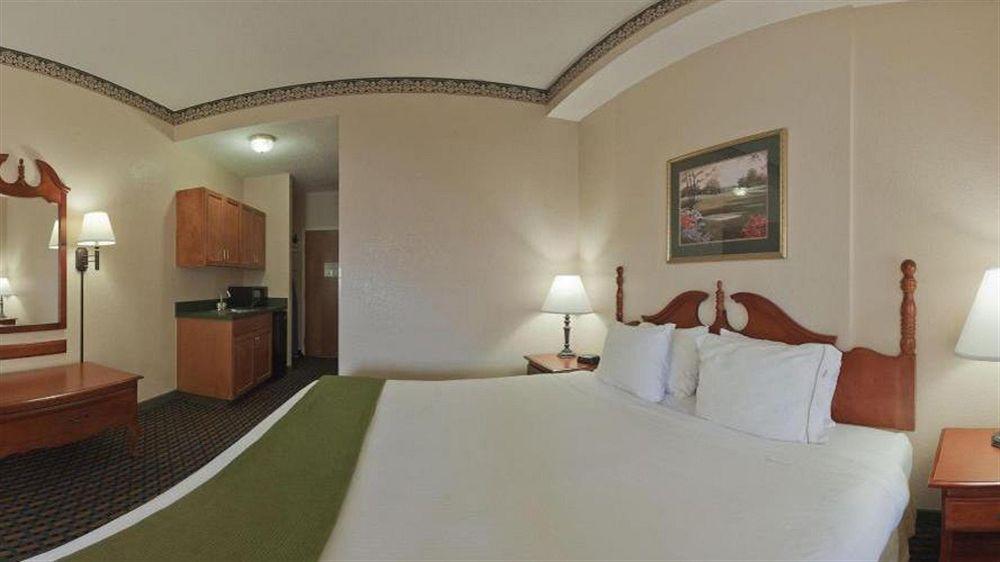 Holiday Inn Express Hotel & Suites Sanford By Ihg Екстер'єр фото
