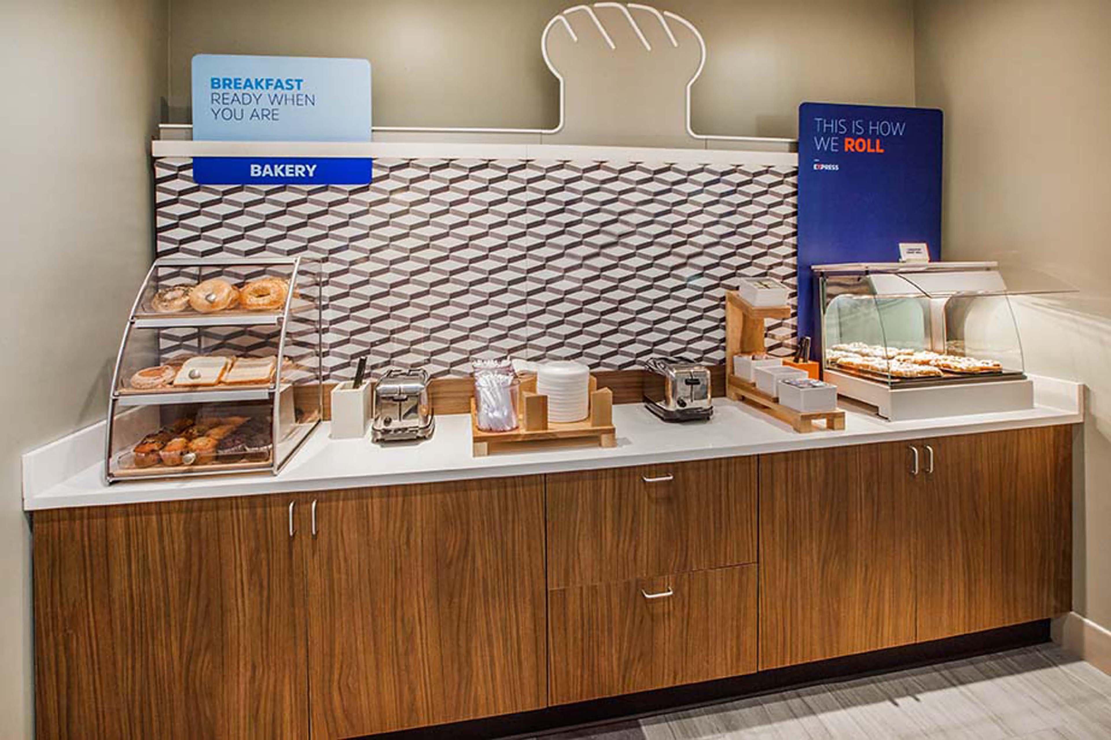 Holiday Inn Express Hotel & Suites Sanford By Ihg Екстер'єр фото