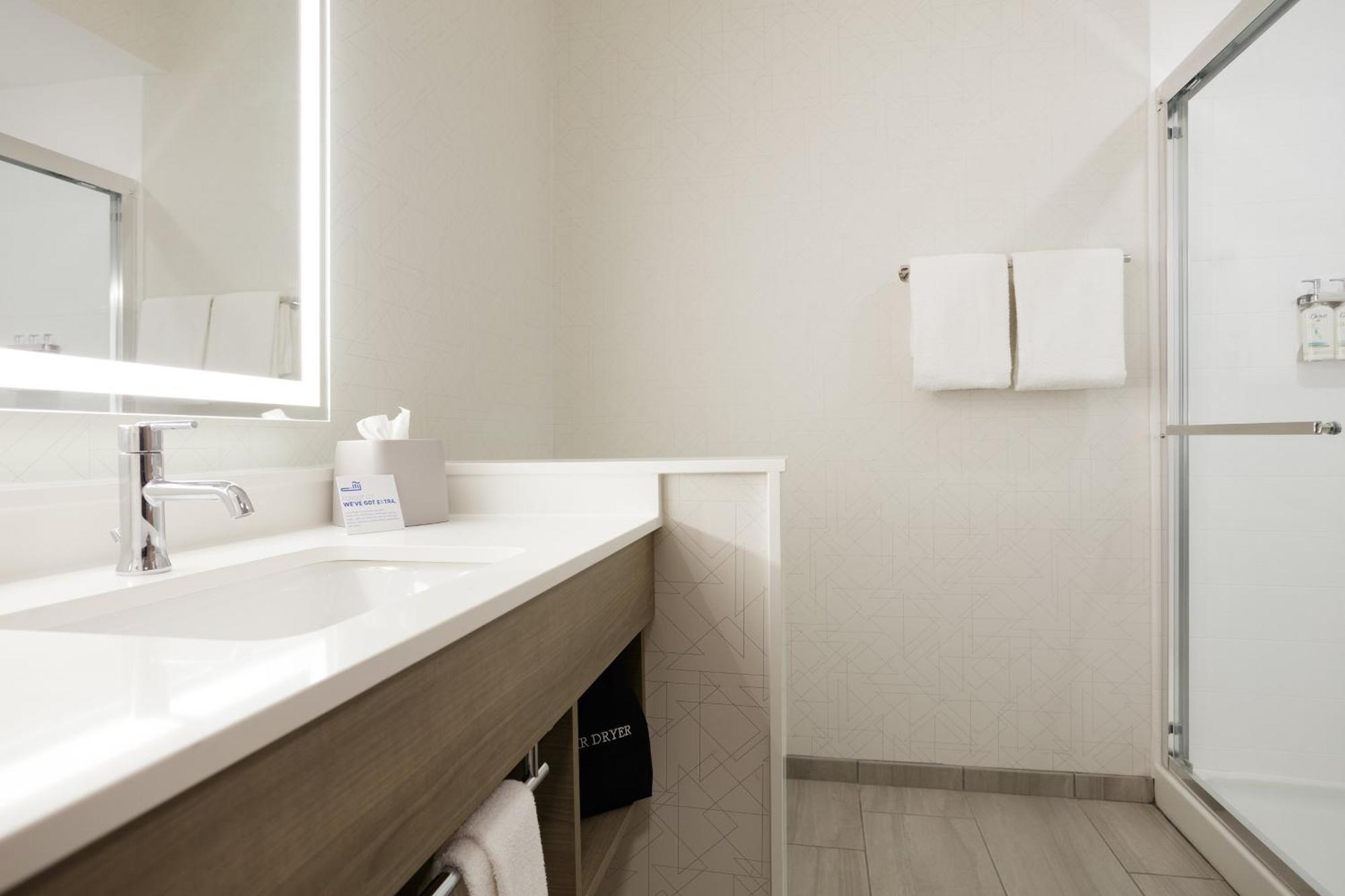 Holiday Inn Express Hotel & Suites Sanford By Ihg Екстер'єр фото