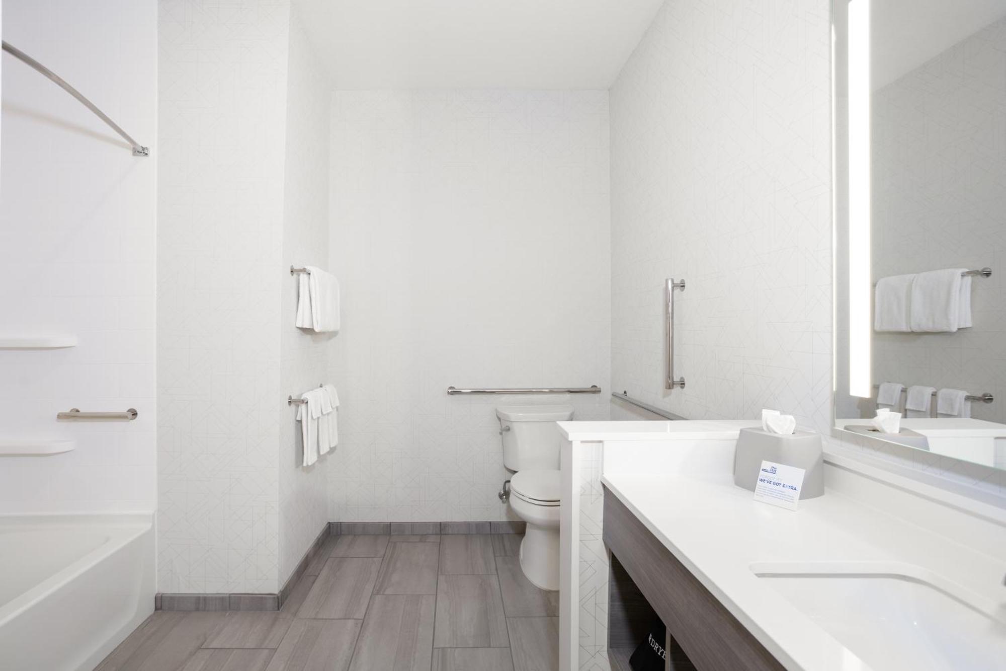 Holiday Inn Express Hotel & Suites Sanford By Ihg Екстер'єр фото