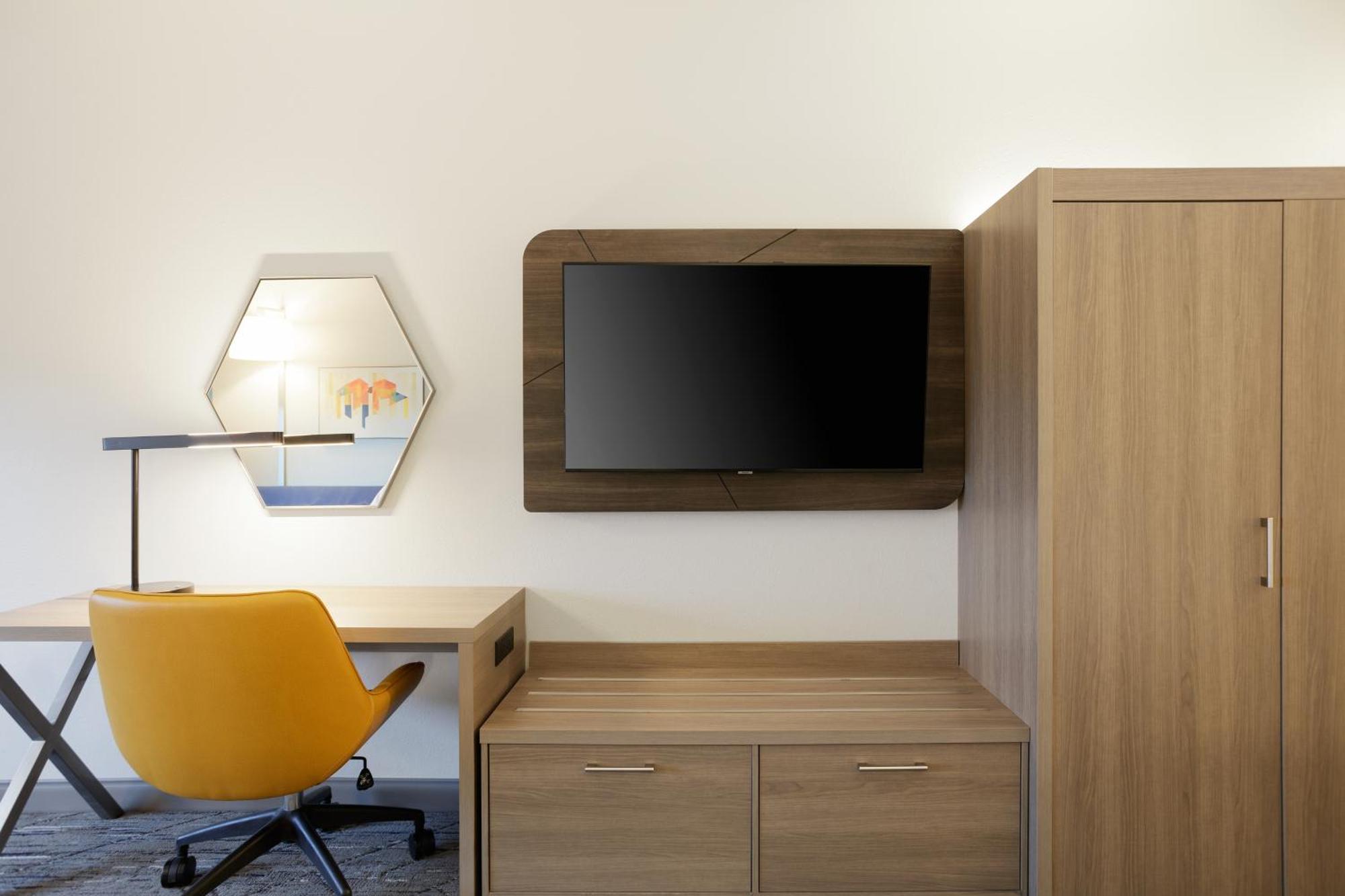 Holiday Inn Express Hotel & Suites Sanford By Ihg Екстер'єр фото