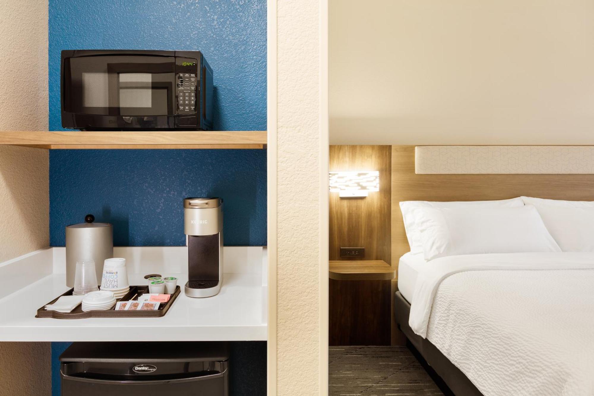 Holiday Inn Express Hotel & Suites Sanford By Ihg Екстер'єр фото