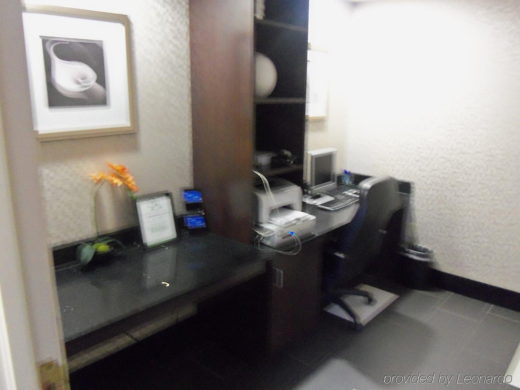 Holiday Inn Express Hotel & Suites Sanford By Ihg Екстер'єр фото