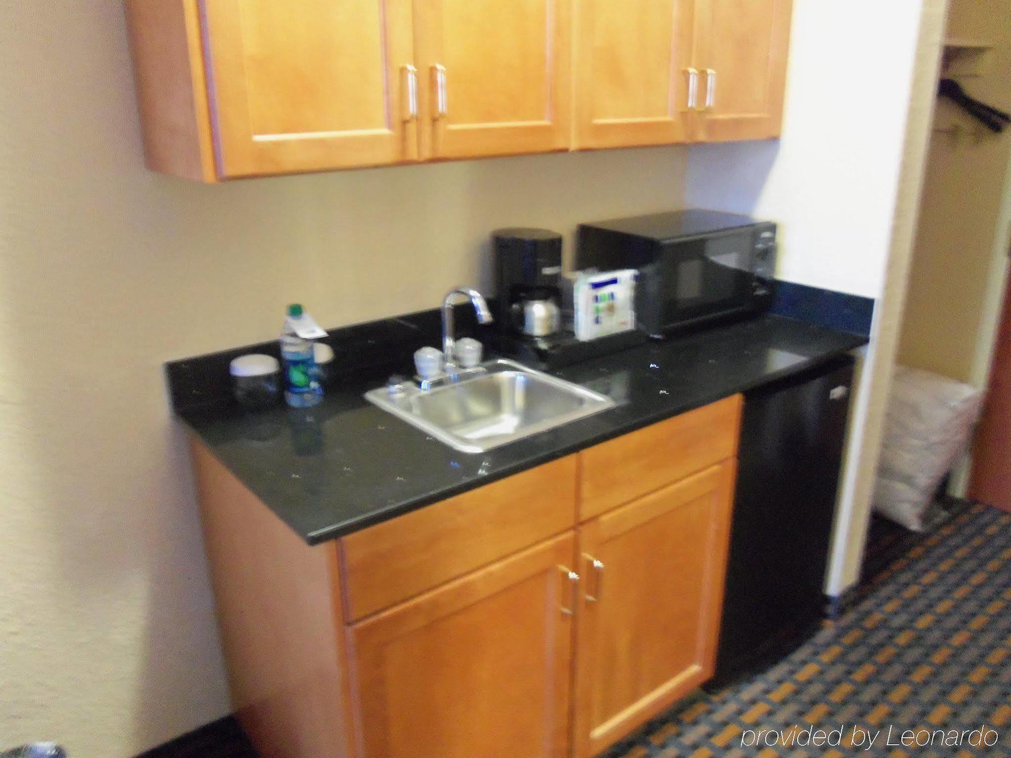 Holiday Inn Express Hotel & Suites Sanford By Ihg Екстер'єр фото